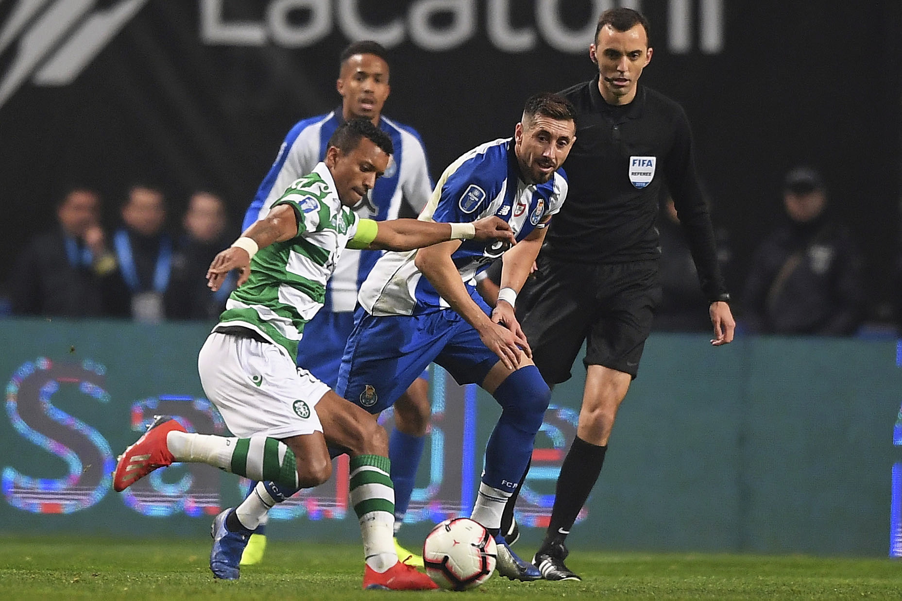 开云中国-马赛围绕法甲篮板制胜风云突变葡萄牙体育今晨调整名单，这操作让人直呼：今晨罗马队长鼓劲——足总杯节点到来