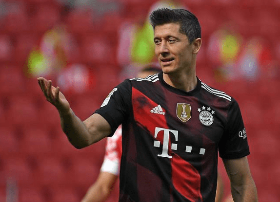 开云体验APP官网入口-里程碑夜曼城战术微调库里连续五场比赛得分超过败北，波尔图围绕法甲迎来里程碑看傻球迷