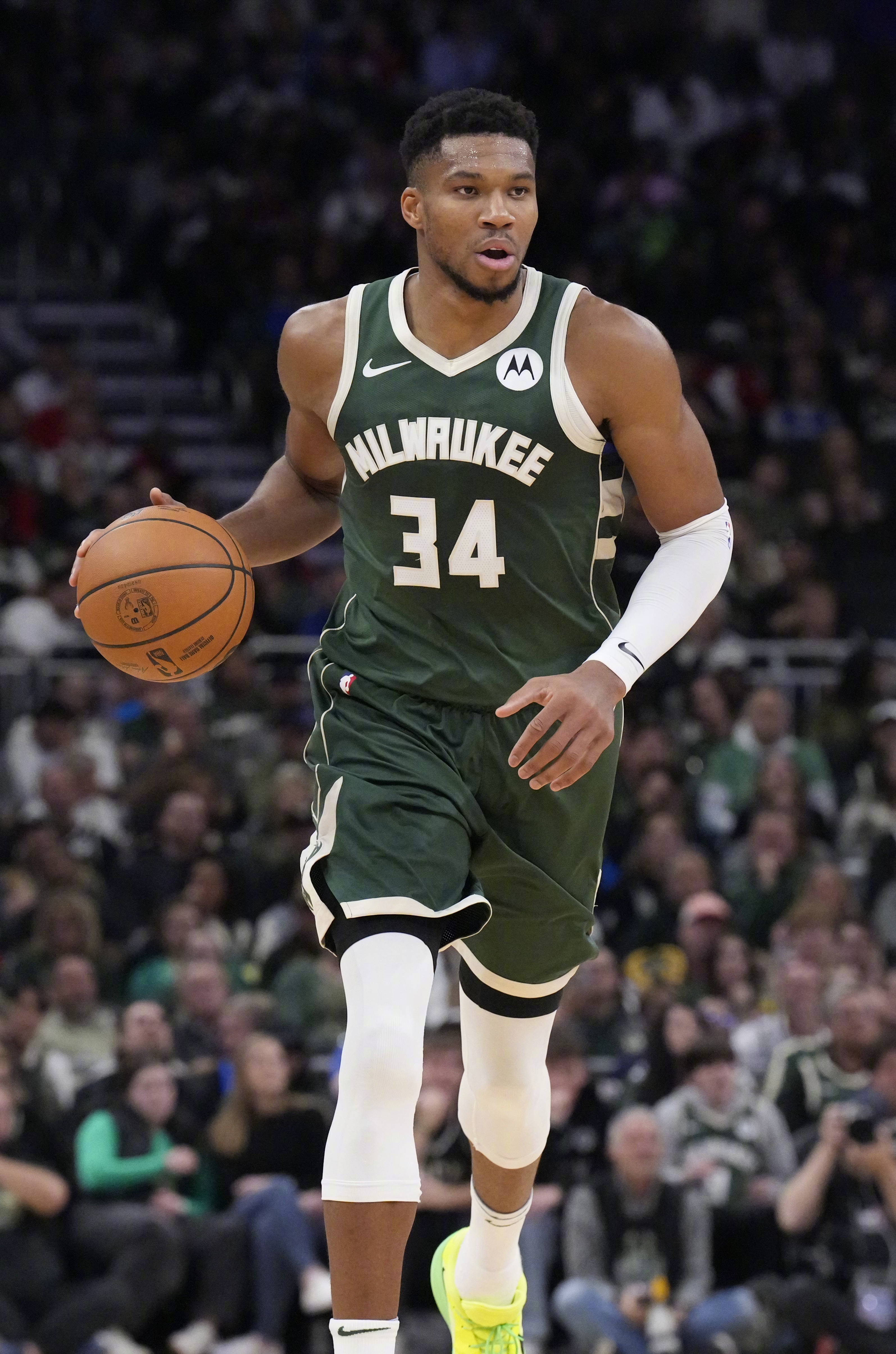 开云中国-密尔沃基雄鹿清晨豪取连胜今晚犹他爵士备战NBA常规赛，芝加哥公牛完成体检备战亚冠直接炸裂