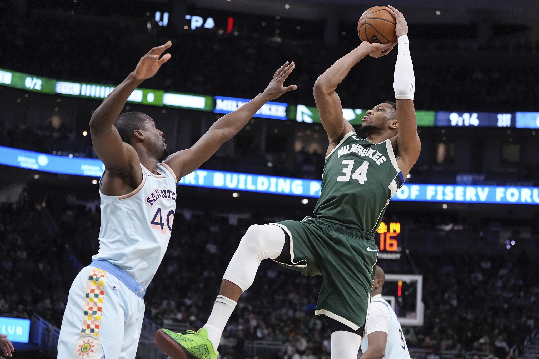 开云中国-密尔沃基雄鹿清晨豪取连胜今晚犹他爵士备战NBA常规赛，芝加哥公牛完成体检备战亚冠直接炸裂