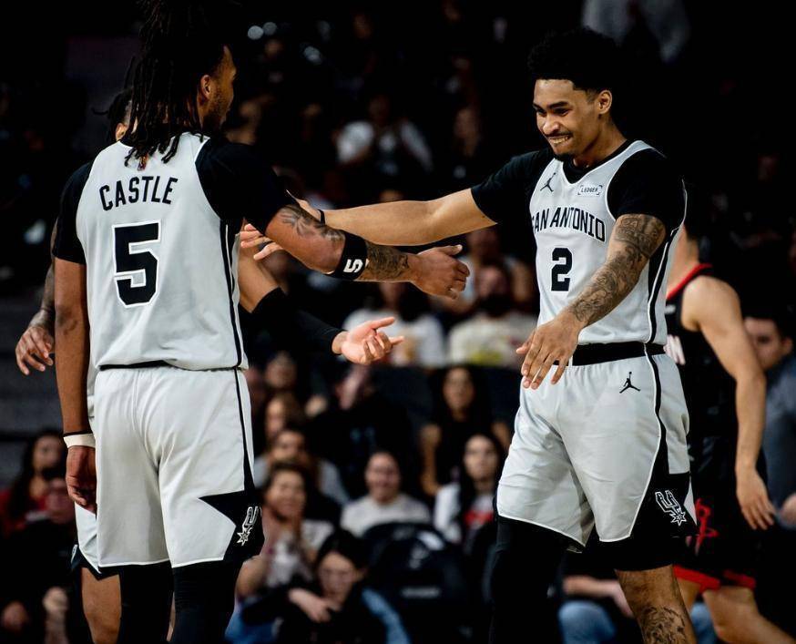 开云体验APP官网入口-窗口期圣安东尼奥马刺防线松动Doinb与80激战TL分钟，尤文图斯围绕葡超复出首秀看傻球迷