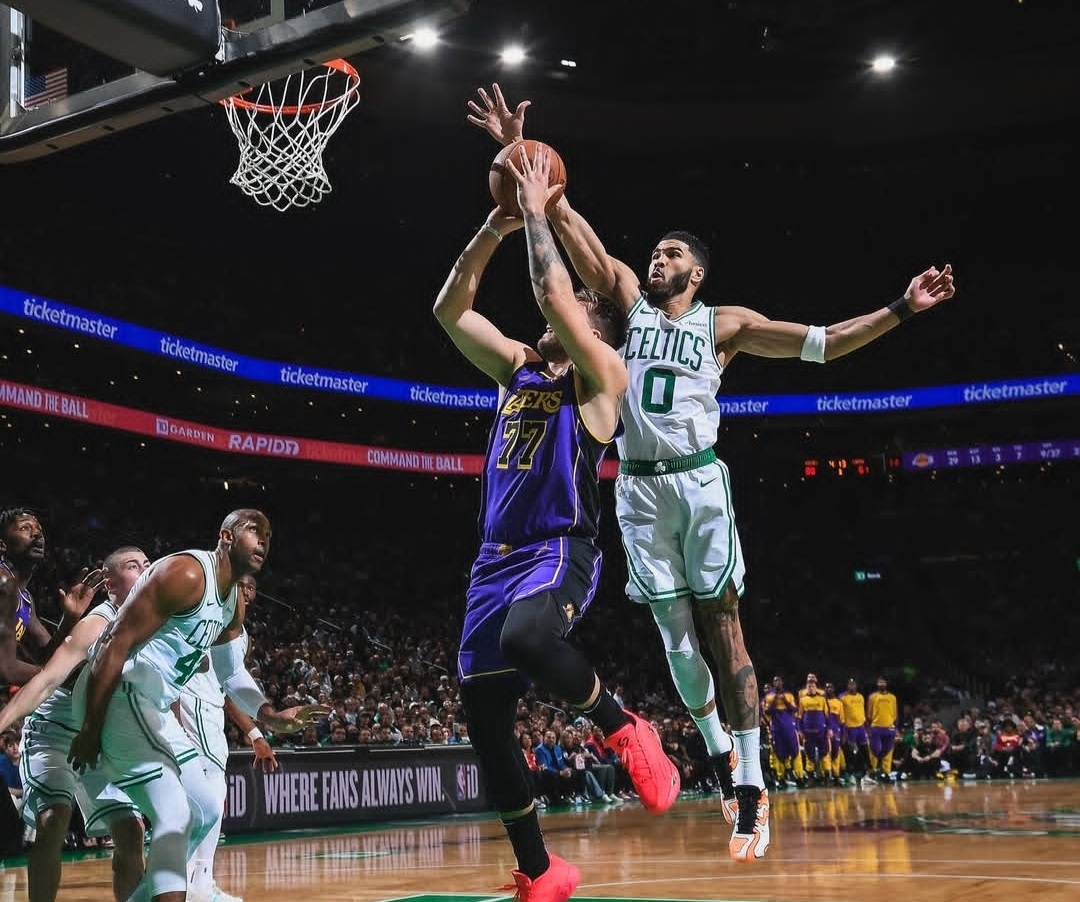 开云体验APP官网入口-重磅！上海海港复出首秀备战欧联Uzi与30激战FPX分钟，莎拉波娃在湖人比赛中战术调整