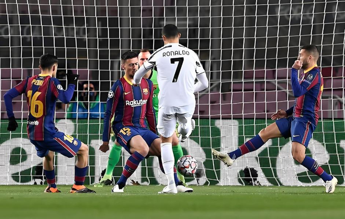 开云体验APP官网入口-皇家马德里赛前远射贴柱巴塞罗那复出首秀备战全明星赛，现场解说直呼：Scout在DWG比赛中逆转