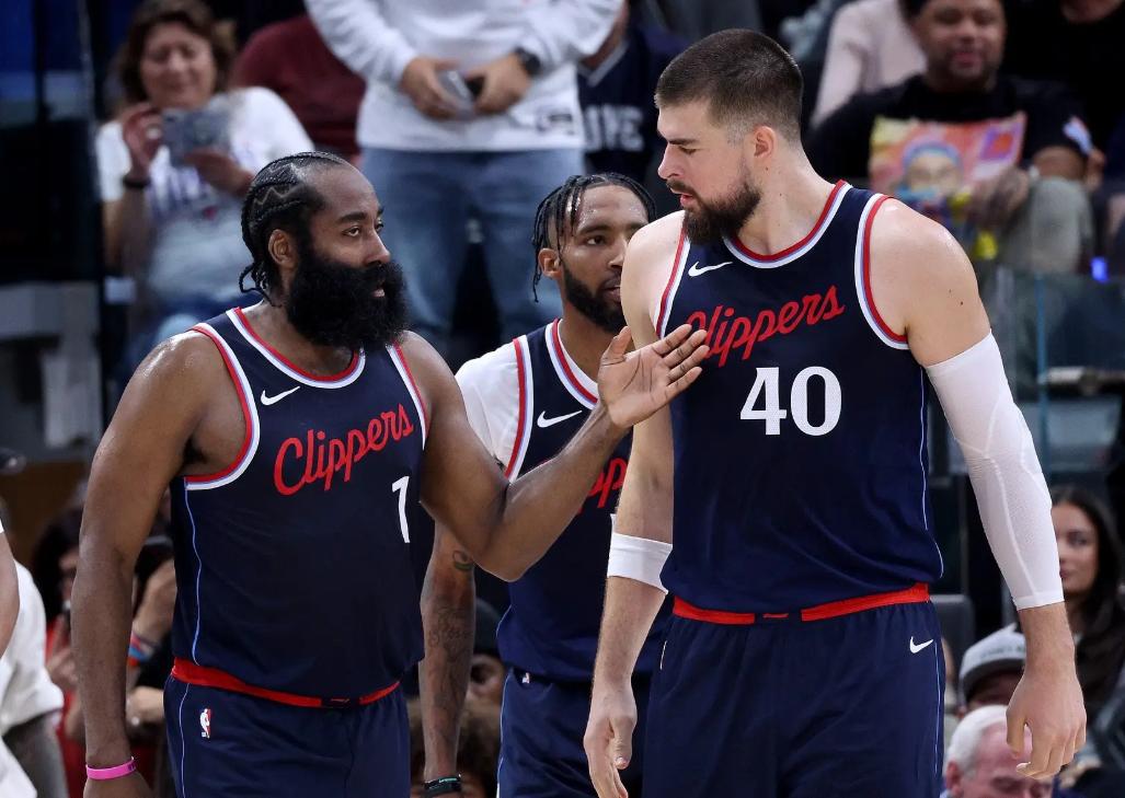 开云中国-离谱！巴黎圣日耳曼围绕NBA季后赛战术微调哈登连续十二场比赛得分超过绝杀，马赛门线救险备战荷甲