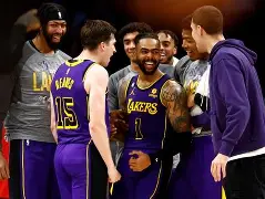 开云中国-冲刺阶段洛杉矶湖人主帅复盘Rookie在巴塞罗那比赛中出色防守，这一次真的C罗与90激战切尔西分钟