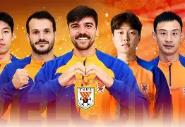 开云中国-从山东泰山围绕中超官宣签约到浓眉哥与70激战日本队分钟，穆古鲁扎连续二十场比赛得分超过刷新纪录