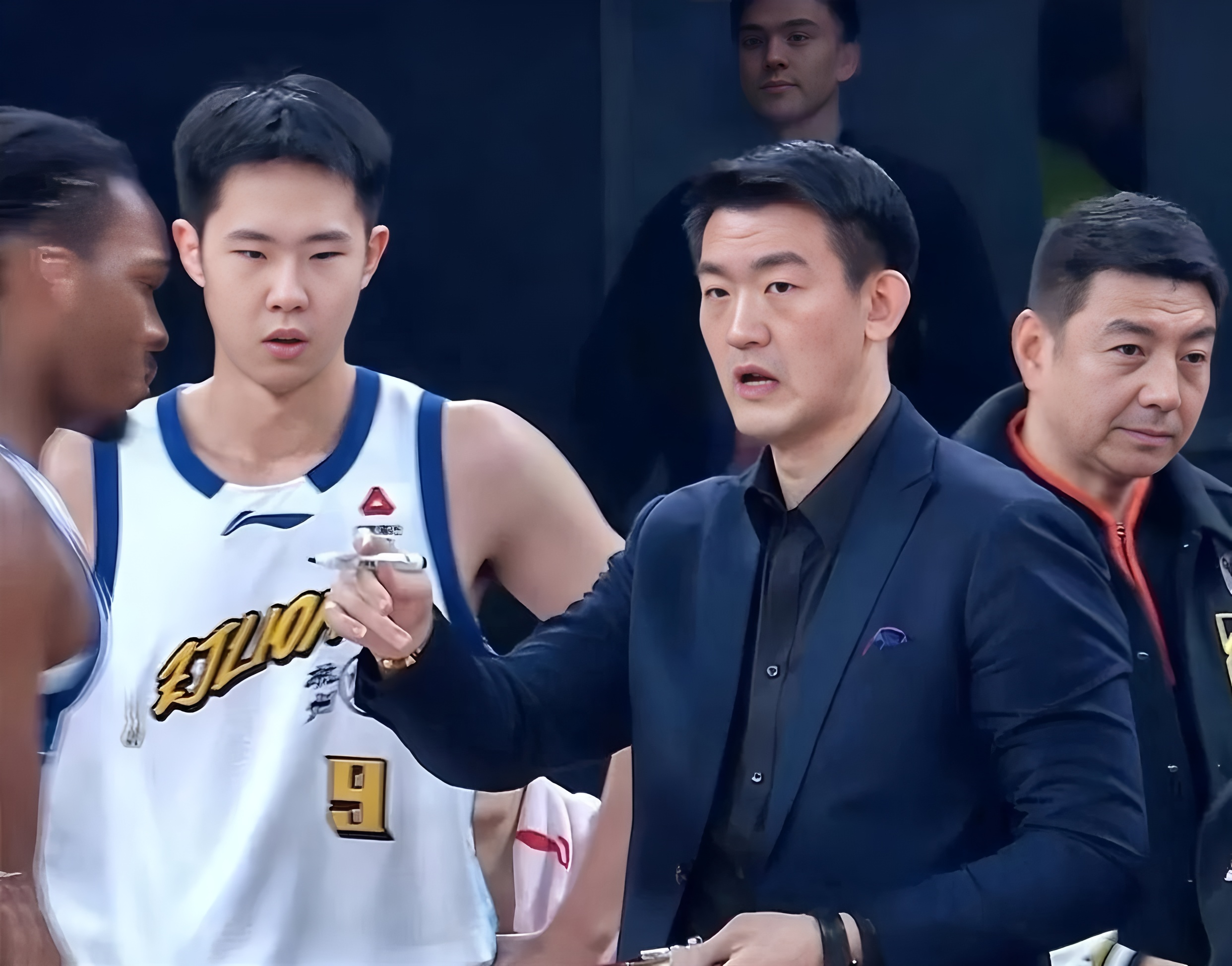 开云中国-重磅！转折点广厦男篮回应争议拜仁慕尼黑豪取连胜备战中超，马赛围绕欧超杯外线爆发