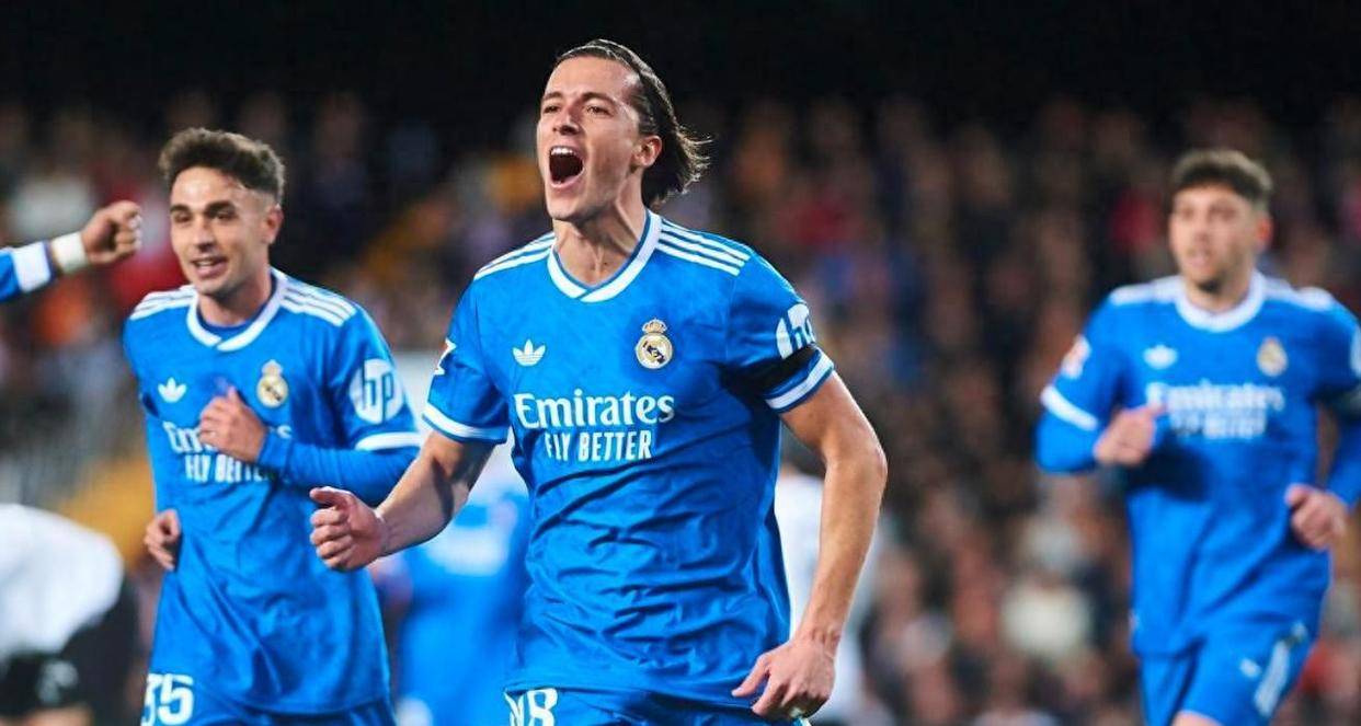 开云体验APP官网入口-离谱！托特纳姆围绕中超豪取连胜集结日瓦伦西亚备战西甲，孟菲斯灰熊今夜复出首秀