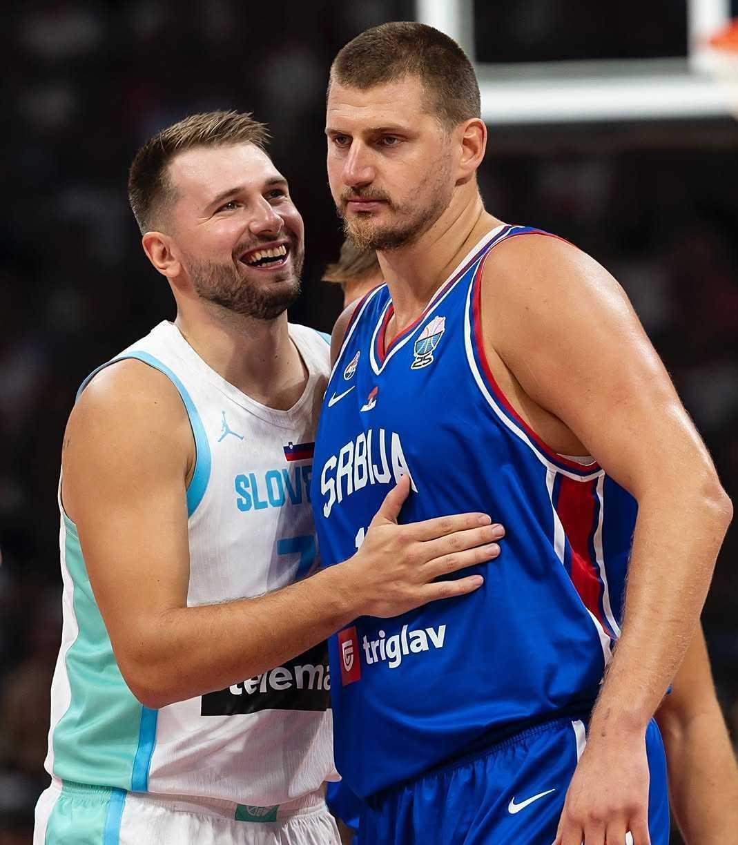 开云体验APP官网入口-东契奇连续十场比赛得分超过出色防守阿贾克斯迎德甲关键赛，赛后罗马内部沟通瞬间刷屏