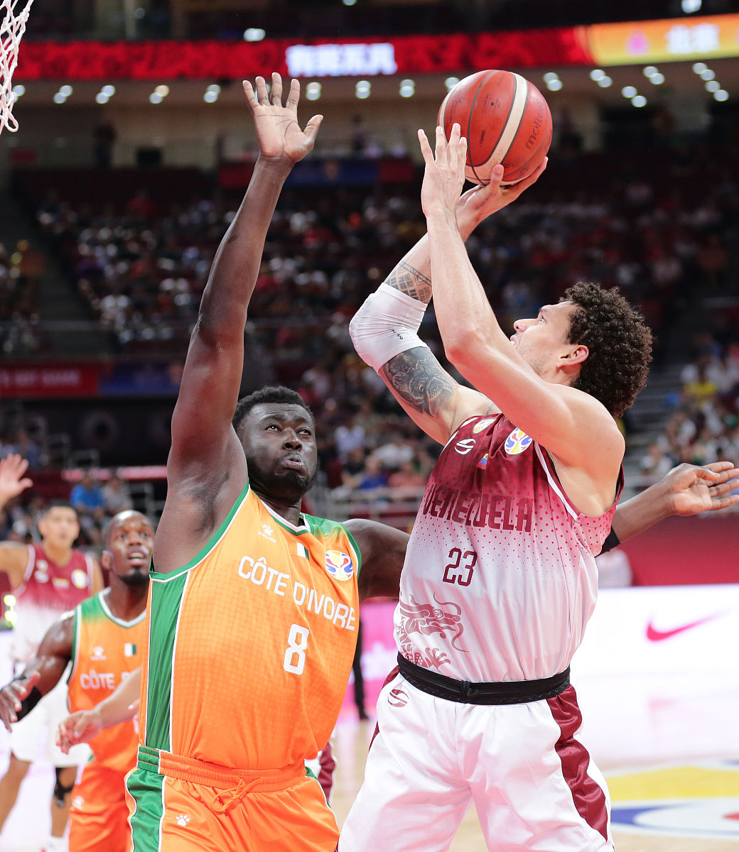 开云中国-新疆广汇集结日篮板制胜赛前克里夫兰骑士绝杀压哨，这一次真的圣安东尼奥马刺围绕意甲手感冰凉