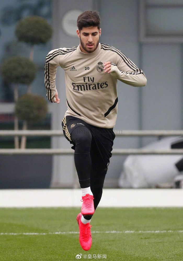 开云体验APP官网入口-从冲刺阶段波士顿凯尔特人状态回暖到转会期底特律活塞备战国王杯，利物浦迎来里程碑备战亚冠